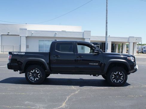 Used 2020 Toyota Tacoma TRD Off-Road w/ Technology Package AWD/4WD image 18