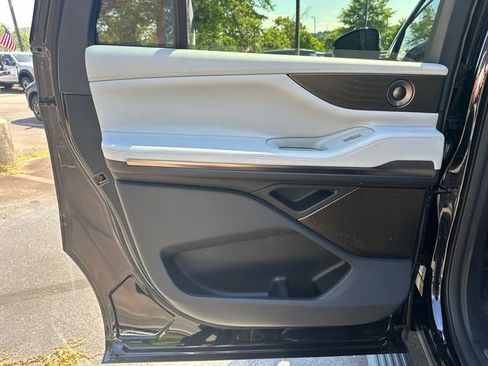 New 2026 Lincoln Navigator L Black Label AWD/4WD image 22
