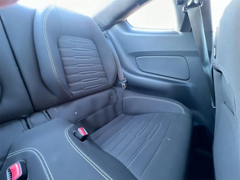 Used 2017 Ford Mustang Coupe image 18