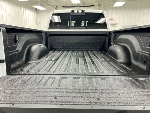 New 2026 RAM 2500 Big Horn AWD/4WD image 24
