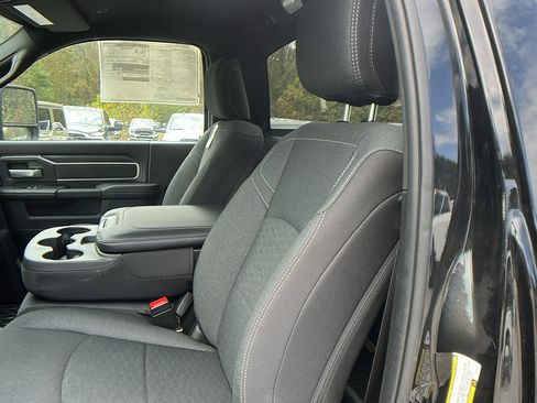 New 2025 RAM 5500 2WD Regular Cab image 17