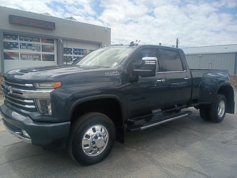 Used 2020 Chevrolet Silverado 3500 High Country AWD/4WD image 2