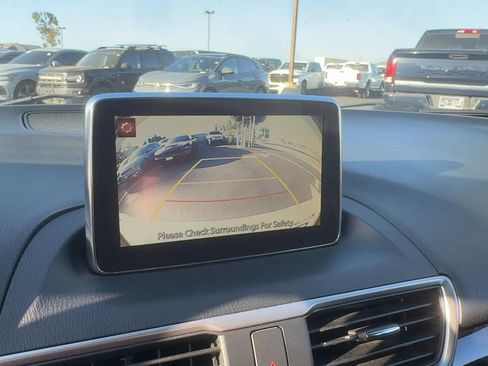 Used 2016 MAZDA MAZDA3 i Touring w/ Popular Equipment Package FWD image 17