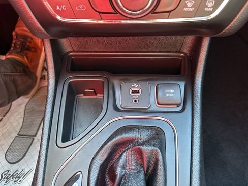 Used 2019 Jeep Cherokee Latitude Plus image 19