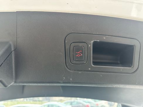 Used 2014 Tesla Model S 60 image 17