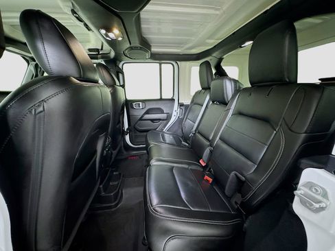 Used 2021 Jeep Wrangler Unlimited Sahara w/ Uconnect 4C Nav & Sound Group image 15