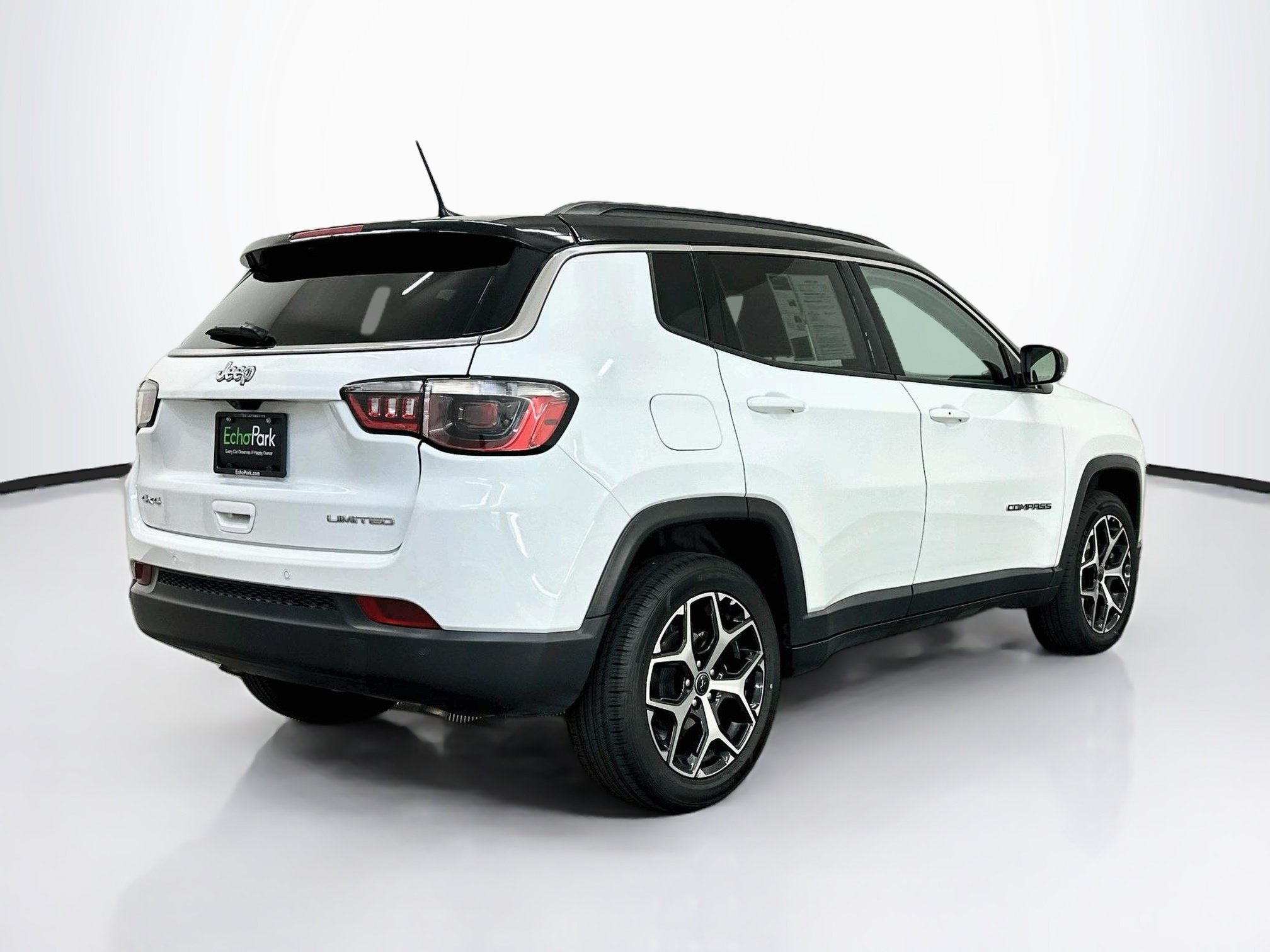 Used 2025 Jeep Compass Limited AWD/4WD image 9