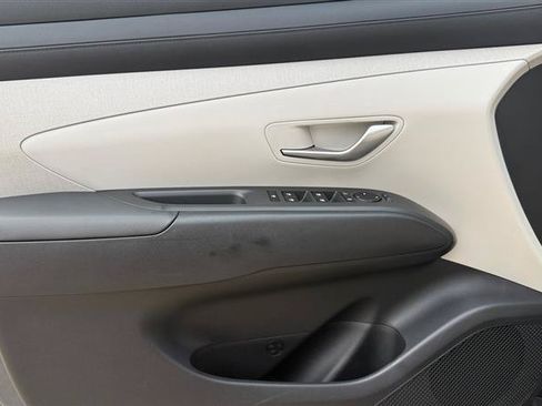 Used 2025 Hyundai Tucson SEL FWD image 11