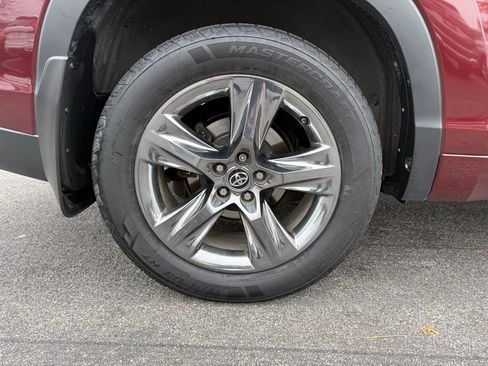 Used 2018 Toyota Highlander Limited Platinum image 29