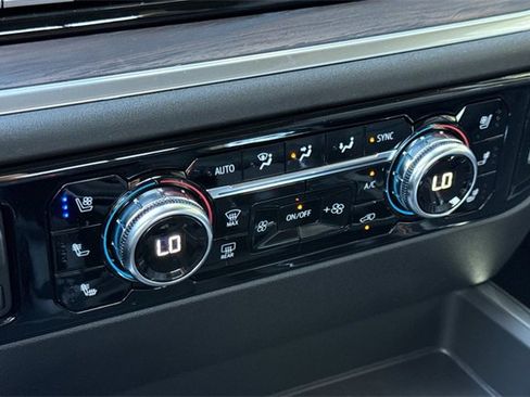 New 2026 GMC Sierra 1500 SLT w/ SLT Convenience Package image 24