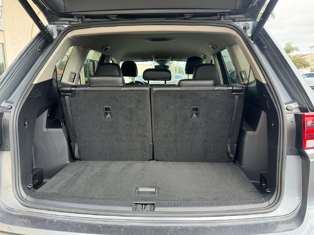 Used 2025 Volkswagen Atlas SE AWD/4WD image 6