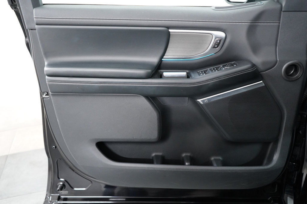 Certified 2025 Ford Expedition Max Platinum AWD/4WD image 30