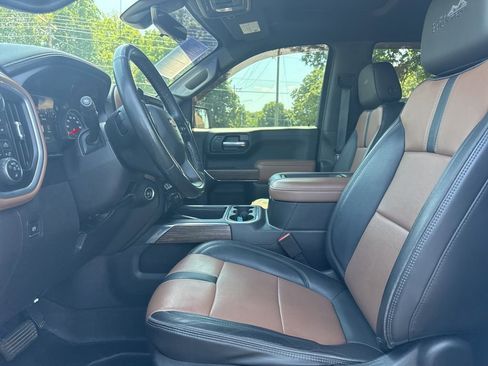 Used 2021 Chevrolet Silverado 1500 High Country w/ Technology Package AWD/4WD image 9