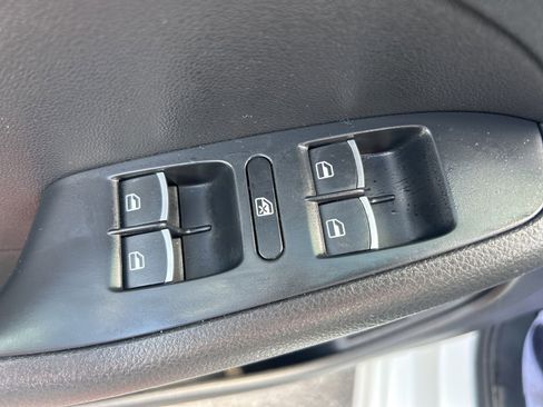 Used 2015 Volkswagen Jetta SE FWD image 19
