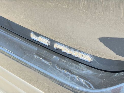 Used 2021 Toyota Highlander LE AWD/4WD image 34