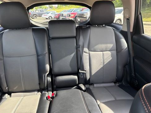 Used 2020 Nissan Pathfinder SL AWD/4WD image 21