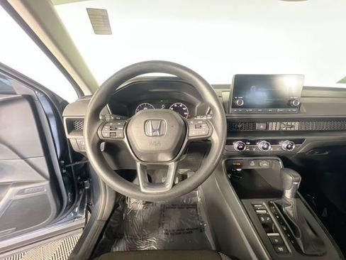 Used 2024 Honda CR-V LX image 14