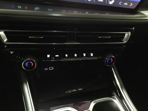 New 2026 Chevrolet Traverse LT w/ LPO, Floor Liner Package image 34