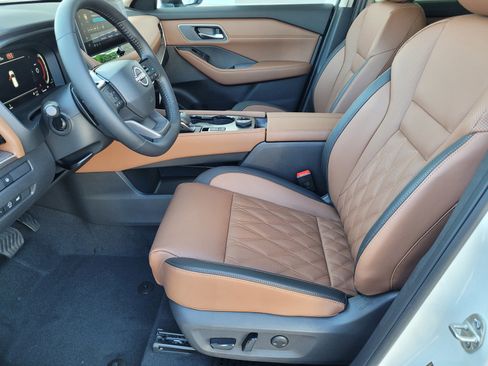 New 2026 Nissan Rogue Platinum AWD/4WD image 9