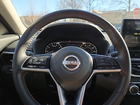 Certified 2023 Nissan Altima 2.5 SR w/ SR Premium Package image 19