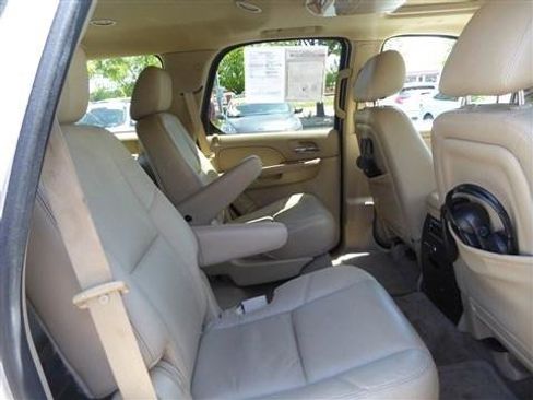 Used 2013 Cadillac Escalade Luxury AWD/4WD image 28