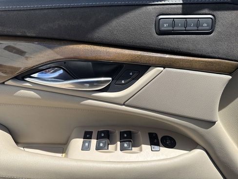 Used 2020 Cadillac Escalade Luxury w/ LPO, Radiant Package AWD/4WD image 12