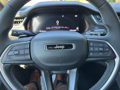 New 2025 Jeep Grand Cherokee Laredo X image 13