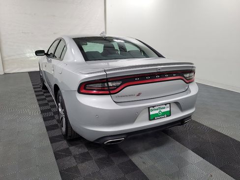 Used 2019 Dodge Charger SXT image 5