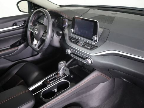 Used 2024 Nissan Altima 2.5 SR FWD image 24