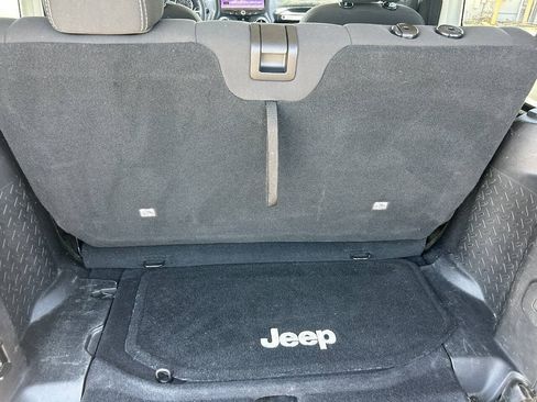 Used 2016 Jeep Wrangler Sahara w/ Connectivity Group AWD/4WD image 15
