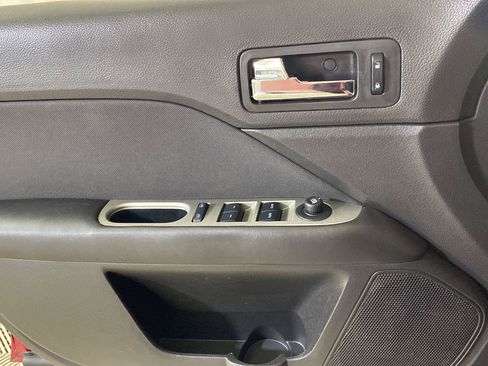 Used 2011 Ford Fusion SEL FWD image 17