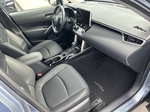 Used 2024 Toyota Corolla Cross XLE FWD image 24