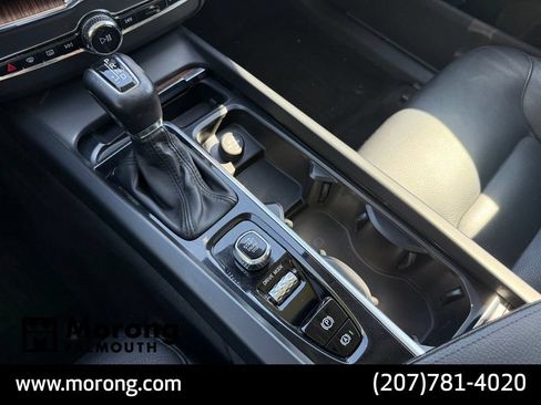 Used 2021 Volvo XC60 T6 Momentum w/ Premium Package AWD/4WD image 40