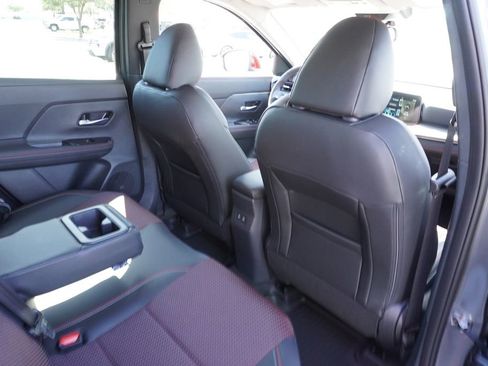 New 2025 Nissan Kicks SR image 10