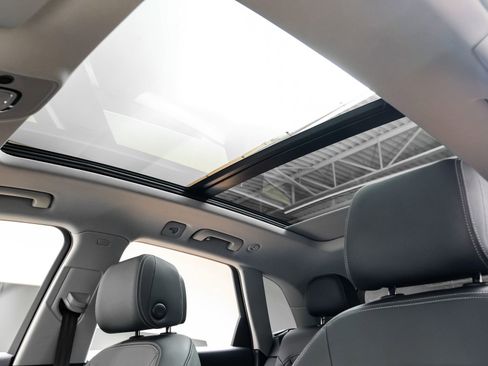 Used 2023 Audi Q5 2.0T Premium w/ Convenience Package image 5