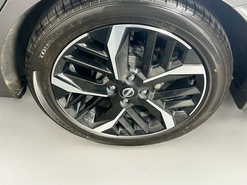 Used 2024 Nissan Versa SR w/ Trunk Package FWD image 11