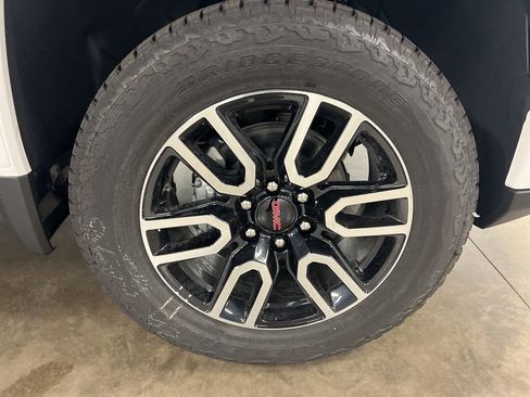 New 2026 GMC Sierra 1500 AT4 w/ AT4 Premium Package AWD/4WD image 19