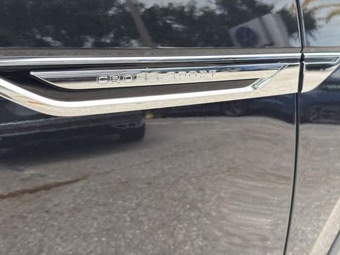 Certified 2026 Volkswagen Atlas Cross Sport SE FWD image 9