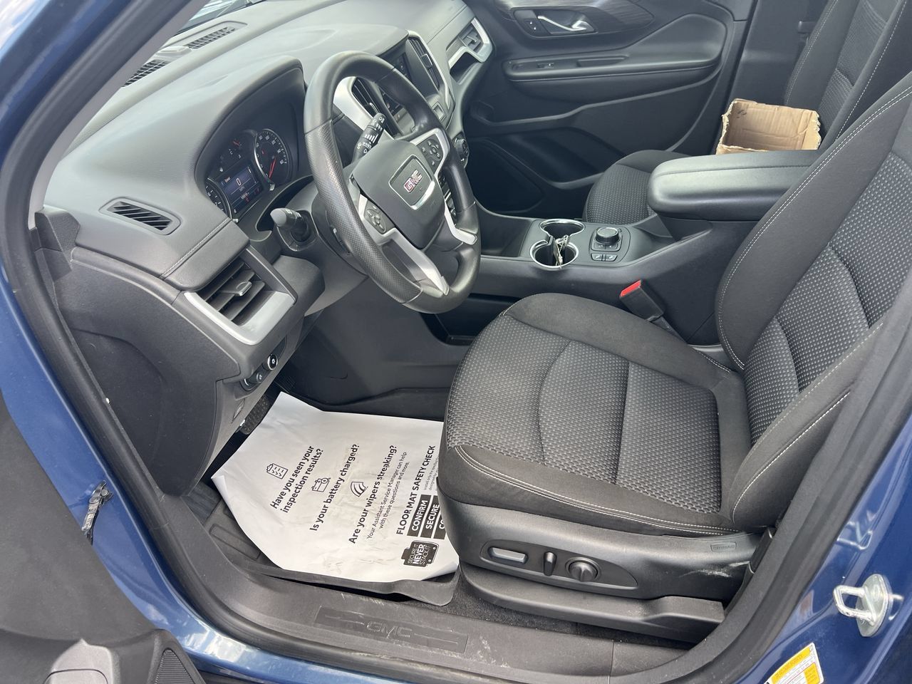 Used 2024 GMC Terrain SLE w/ Driver Convenience Package AWD/4WD image 16