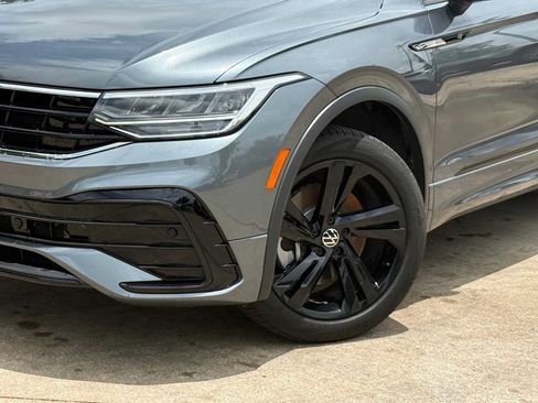 Used 2024 Volkswagen Tiguan SE R-Line AWD/4WD image 4