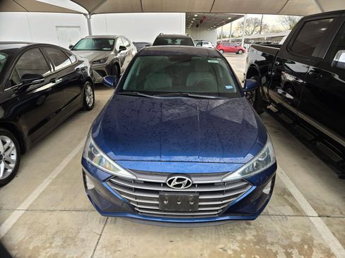 Used 2019 Hyundai Elantra SE image 3