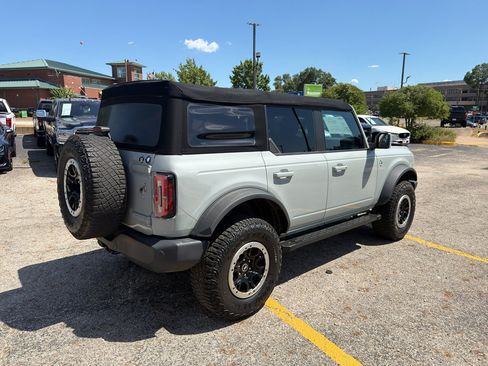 Used 2022 Ford Bronco Outer Banks w/ Sasquatch Package AWD/4WD image 5