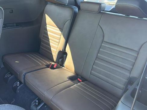 New 2026 GMC Acadia Denali Ultimate w/ LPO, Floor Liner Package AWD/4WD image 18