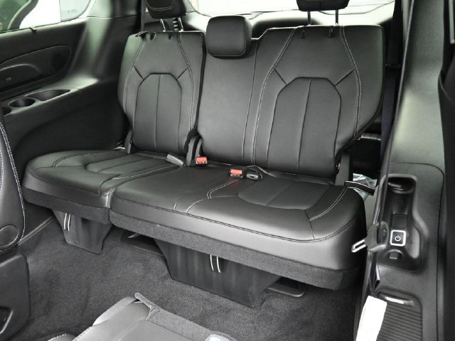 New 2025 Chrysler Pacifica Select w/ Uconnect Theater Family Group AWD/4WD image 14