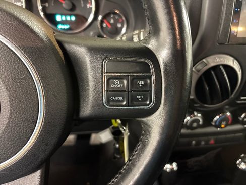 Used 2013 Jeep Wrangler Sport image 31
