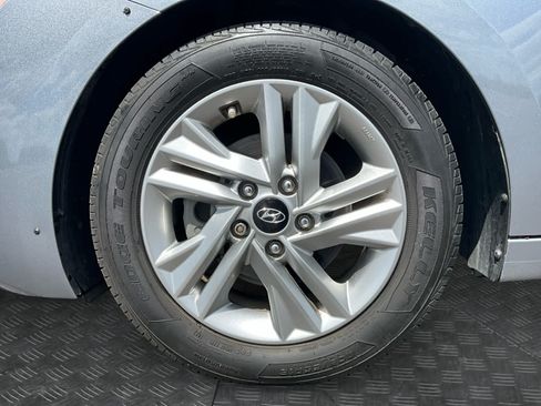 Used 2019 Hyundai Elantra Value Edition FWD image 10