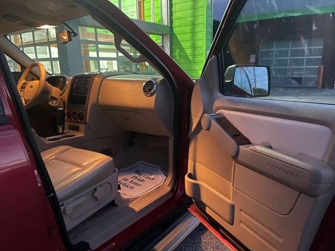 Used 2009 Ford Explorer Eddie Bauer image 14