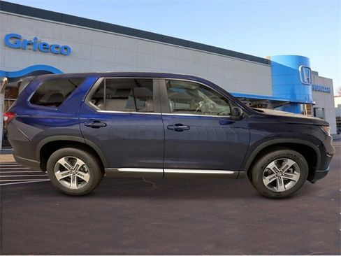 New 2025 Honda Pilot EX-L image 8