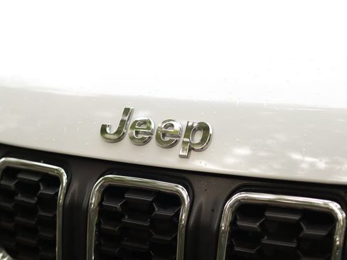 Used 2024 Jeep Compass Latitude AWD/4WD image 29