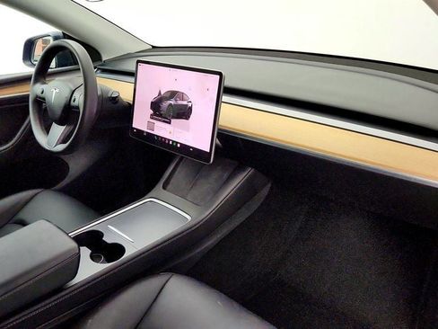 Used 2023 Tesla Model Y Long Range AWD/4WD image 29